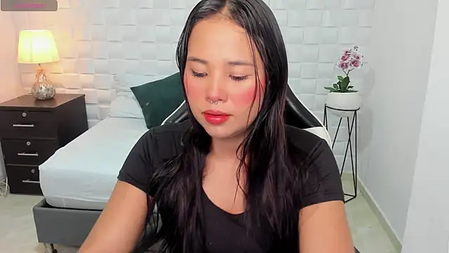 Snapshot of isabella_florez chatting on December 7, 2024, 12:24 pm isabella florez online show from December 7, 2024, 12:24 pm