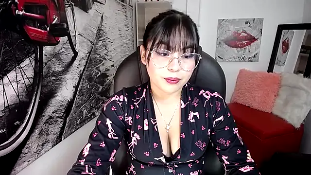 Hana    online show from January 11, 2026, 11:43 pm