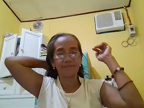 Snapshot of SweetBootyMomma chatting on September 13, 2025, 3:39 am SweetBootyMomma online show from September 13, 2025, 3:39 am
