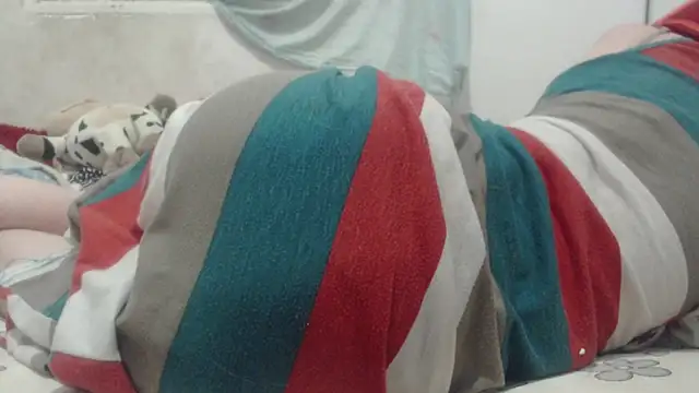 Kittywhiteass online show from February 26, 2025, 8:04 am