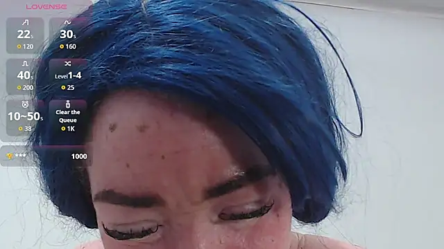 Kittywhiteass online show from January 13, 2026, 4:12 pm