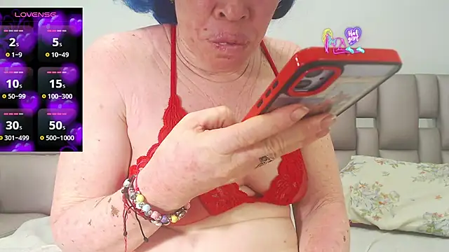 Kittywhiteass online show from February 7, 2026, 7:45 am