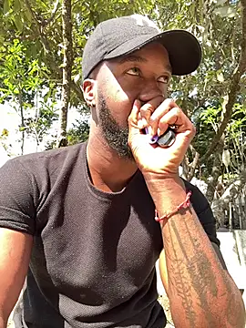 blackdrey18 online show from December 14, 2025, 3:06 pm