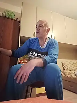 Setesesso7 online show from October 8, 2025, 6:05 pm