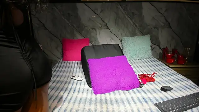 Niyirey1 online show from October 14, 2025, 12:28 pm