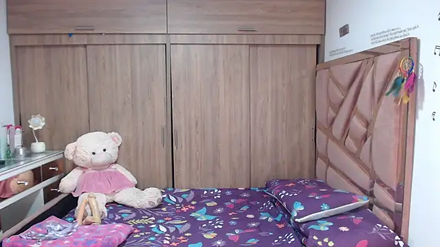 loreprincehott online show from January 7, 2025, 3:14 am