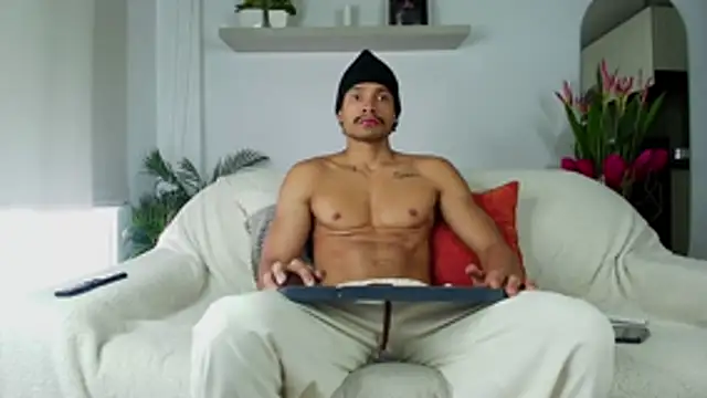 Robyn Miller online show from November 2, 2025, 9:39 pm