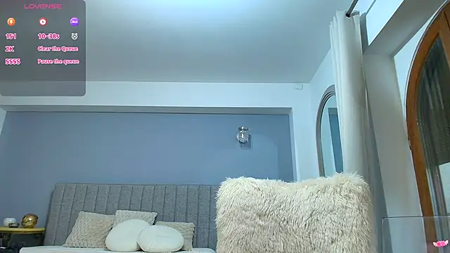 Anna Lewis online show from October 9, 2025, 6:33 am