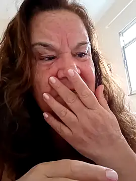 Snapshot of Yaya_Mineira chatting on January 8, 2025, 12:58 pm Yaya Mineira online show from January 8, 2025, 12:58 pm