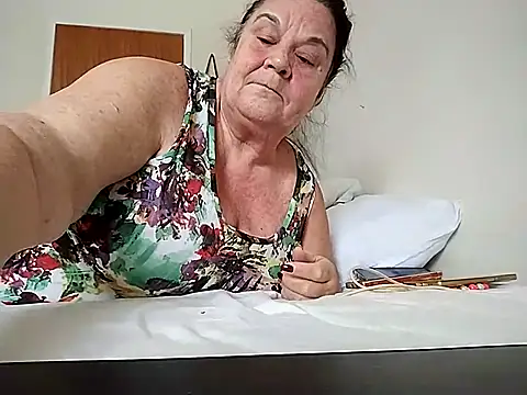 Snapshot of Yaya_Mineira chatting on September 26, 2025, 3:27 pm Yaya Mineira online show from September 26, 2025, 3:27 pm