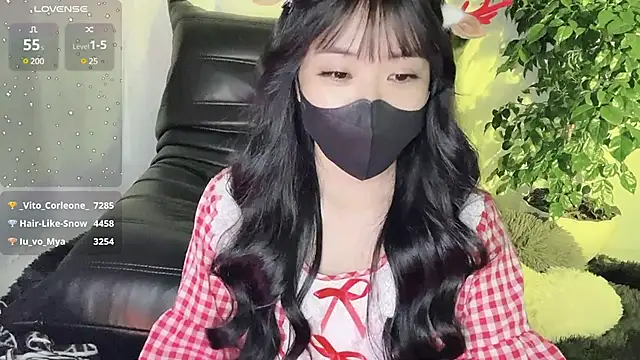 Mya Lee online show from December 24, 2024, 7:44 pm