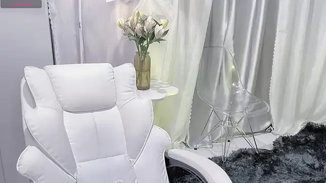 Mya Lee online show from September 22, 2025, 3:47 pm