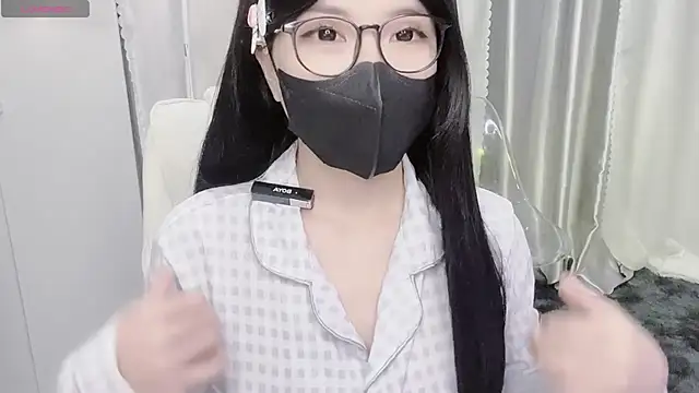 Mya Lee online show from September 24, 2025, 3:15 pm