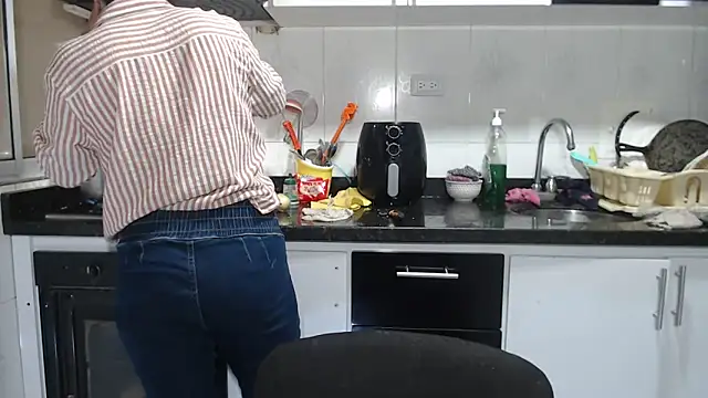 kateleyagrey online show from March 21, 2026, 10:24 pm