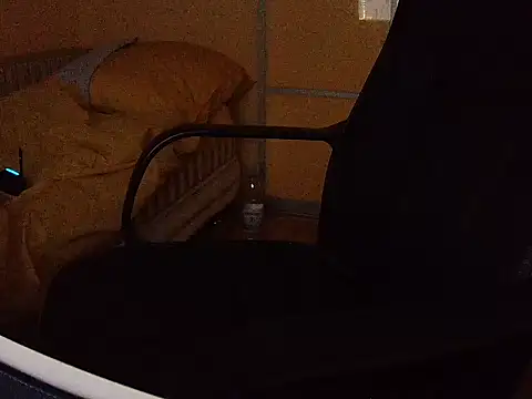 Snapshot of KmlBI26 chatting on December 28, 2024, 7:43 pm KmlBI26 online show from December 28, 2024, 7:43 pm