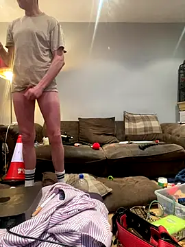 londonfuckwhore1 online show from October 28, 2025, 3:43 am