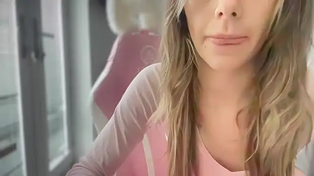 Lillymariee online show from January 4, 2025, 12:27 pm