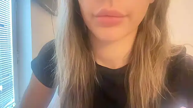 Lillymariee online show from January 23, 2025, 11:37 am