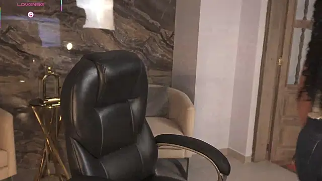 RoseFerrera online show from October 27, 2025, 9:30 pm