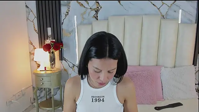 lulumars online show from May 21, 2026, 4:52 am