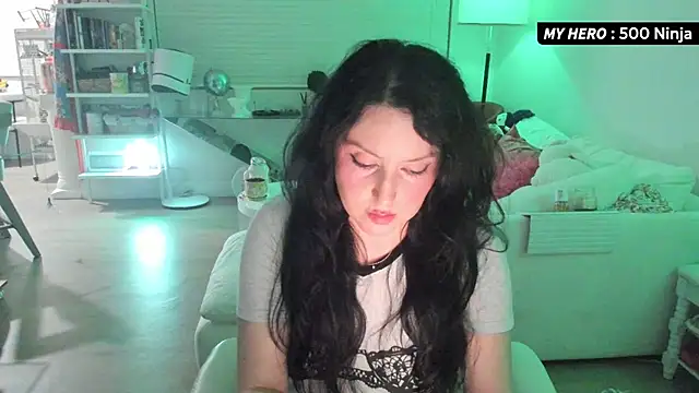 Vesaaa online show from October 15, 2025, 5:40 am