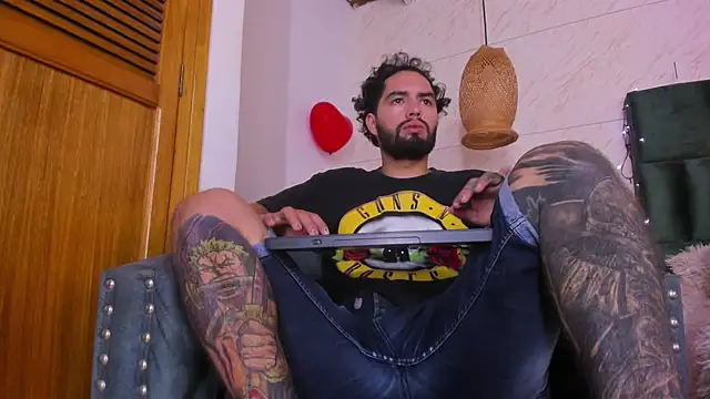 matteosantos online show from February 15, 2025, 3:39 pm