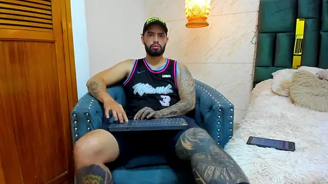 matteosantos online show from February 21, 2025, 11:22 am