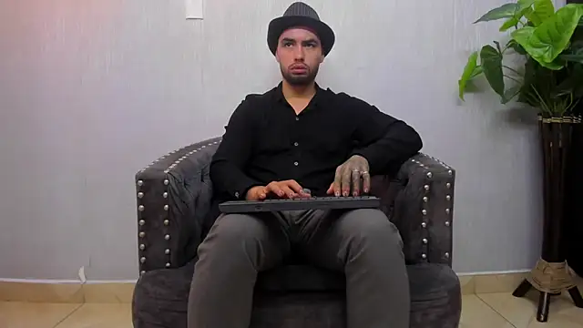 matteosantos online show from February 28, 2025, 11:25 am