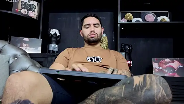 matteosantos online show from November 8, 2025, 11:32 am