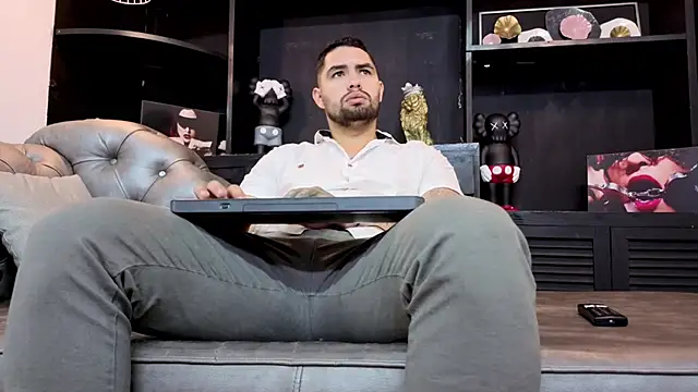 matteosantos online show from November 11, 2025, 11:54 am