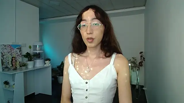 NicoleCortez online show from December 15, 2024, 9:31 pm