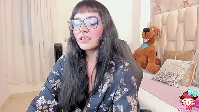 lucyycy online show from November 4, 2025, 5:06 am