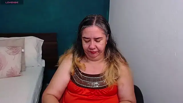 scaelettdubois online show from December 21, 2025, 9:44 pm