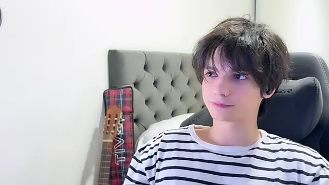 Snapshot of SasukeUhchiaa chatting on December 5, 2024, 1:14 am SasukeUhchiaa online show from December 5, 2024, 1:14 am