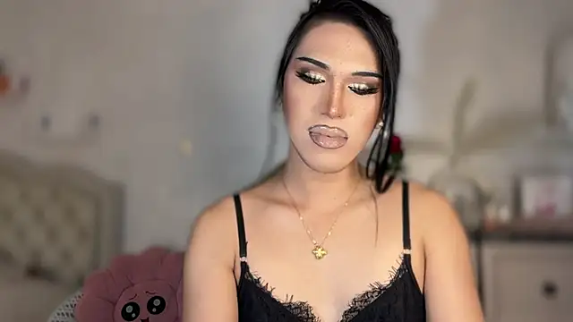 Ts glamxxxx online show from November 8, 2025, 12:33 am