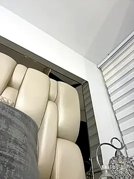 ALISSON FOXXX1 online show from October 8, 2025, 9:56 pm