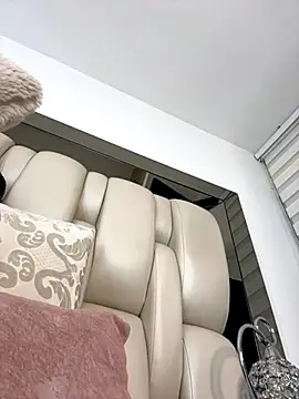 ALISSON FOXXX1 online show from October 21, 2025, 8:53 pm