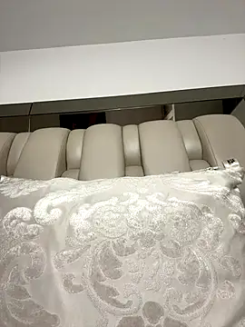 ALISSON FOXXX1 online show from December 19, 2025, 11:45 pm