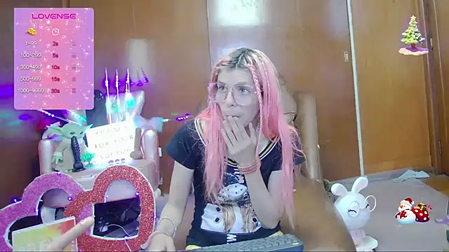 Skinygirl online show from October 3, 2025, 12:07 am