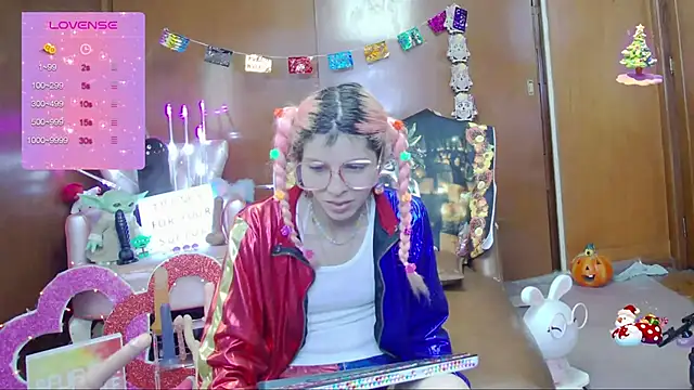 Skinygirl online show from October 29, 2025, 10:00 pm