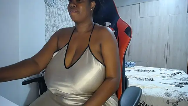 Snapshot of agatfox chatting on July 10, 2026, 4:28 am agatfox online show from July 10, 2026, 4:28 am