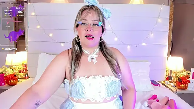 Charlotte93  online show from October 6, 2025, 12:46 pm