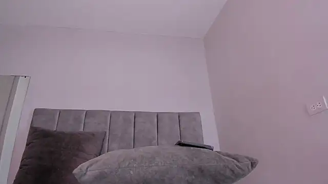 taylor suxx online show from October 31, 2025, 3:57 pm