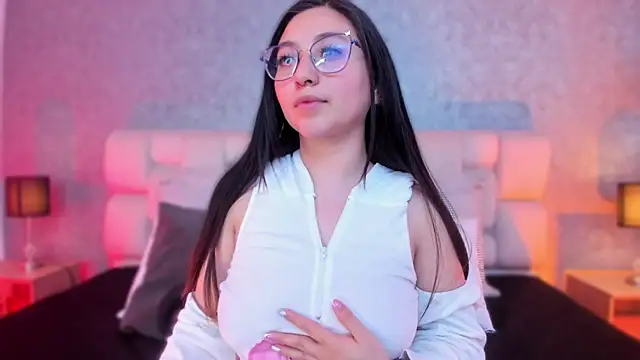 lucy neil online show from February 10, 2025, 7:07 pm