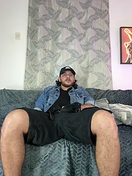 tuyo1995 online show from November 18, 2025, 3:12 am