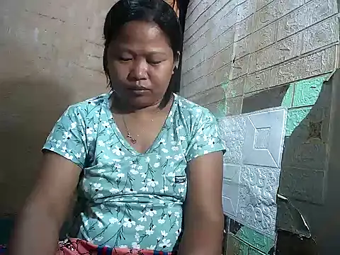 Snapshot of sweethotmom chatting on September 18, 2025, 12:29 pm sweethotmom online show from September 18, 2025, 12:29 pm