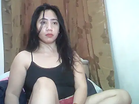 LOVENAYRA1 online show from February 19, 2026, 3:02 am