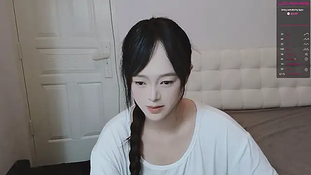 QiuPeiPeimmm online show from November 10, 2025, 12:20 am