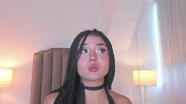 Emma Torres   online show from April 5, 2026, 12:02 pm