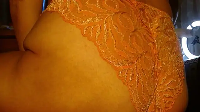 MysteryLadyxXx online show from July 6, 2026, 2:25 pm